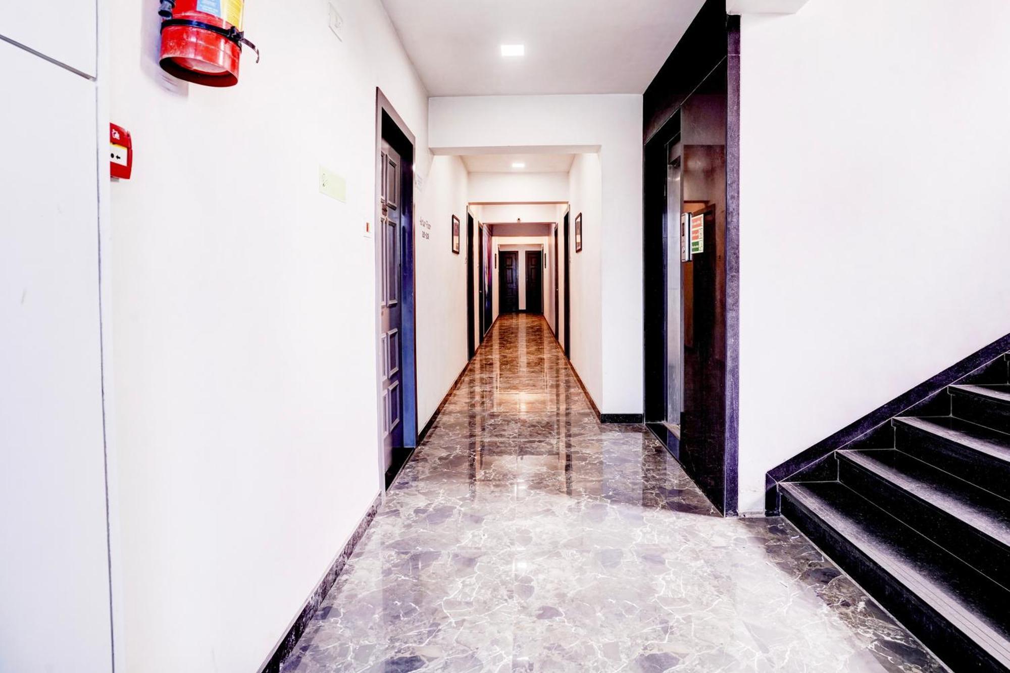 Townhouse Oak Kopar Khairane Navi Mumbai Formerly Ivy Hotel 外观 照片
