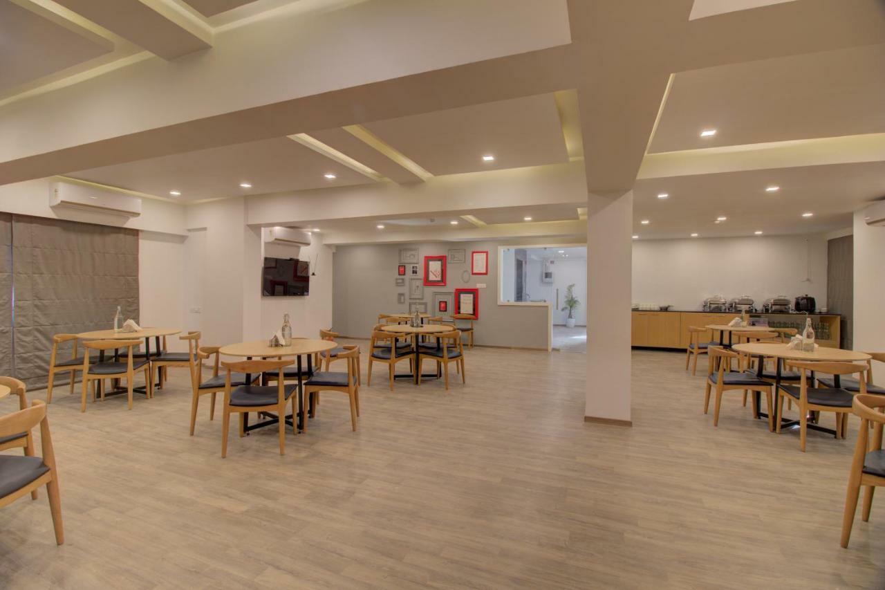 Townhouse Oak Kopar Khairane Navi Mumbai Formerly Ivy Hotel 外观 照片