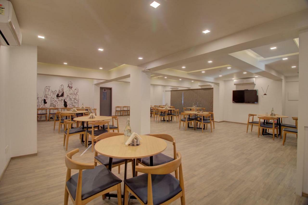 Townhouse Oak Kopar Khairane Navi Mumbai Formerly Ivy Hotel 外观 照片