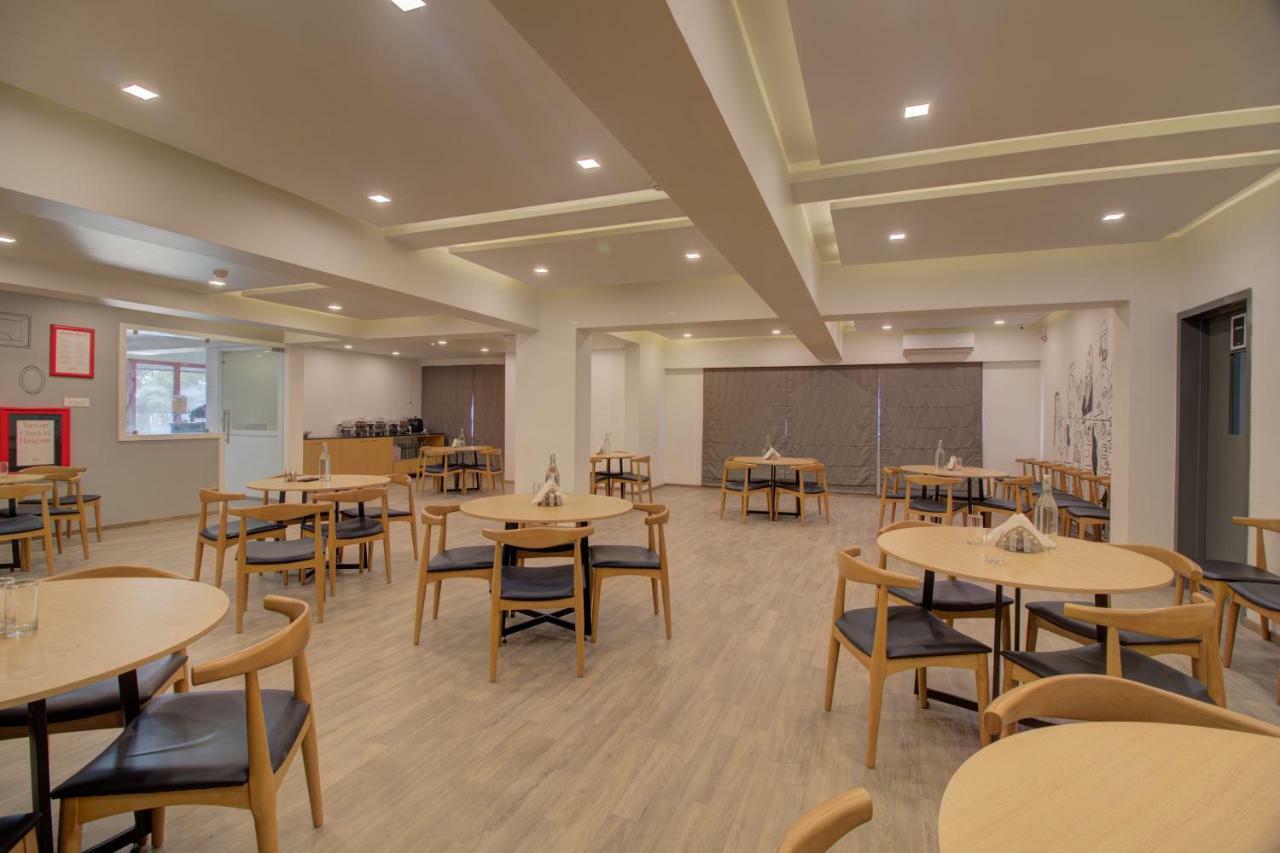 Townhouse Oak Kopar Khairane Navi Mumbai Formerly Ivy Hotel 外观 照片