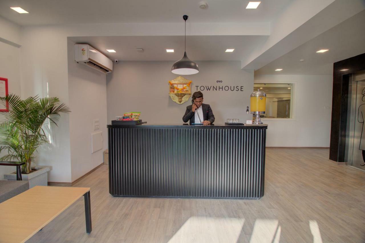 Townhouse Oak Kopar Khairane Navi Mumbai Formerly Ivy Hotel 外观 照片